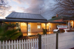 Rawson's Retreat - Five Bedroom Home - Walk CBD - Includes Breakfast, Tamworth